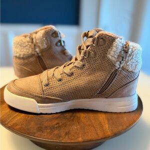 Roxy Women’s Tan Vegan Suede Faux Fur “Camy” High-Top Sneakers Size 7.5